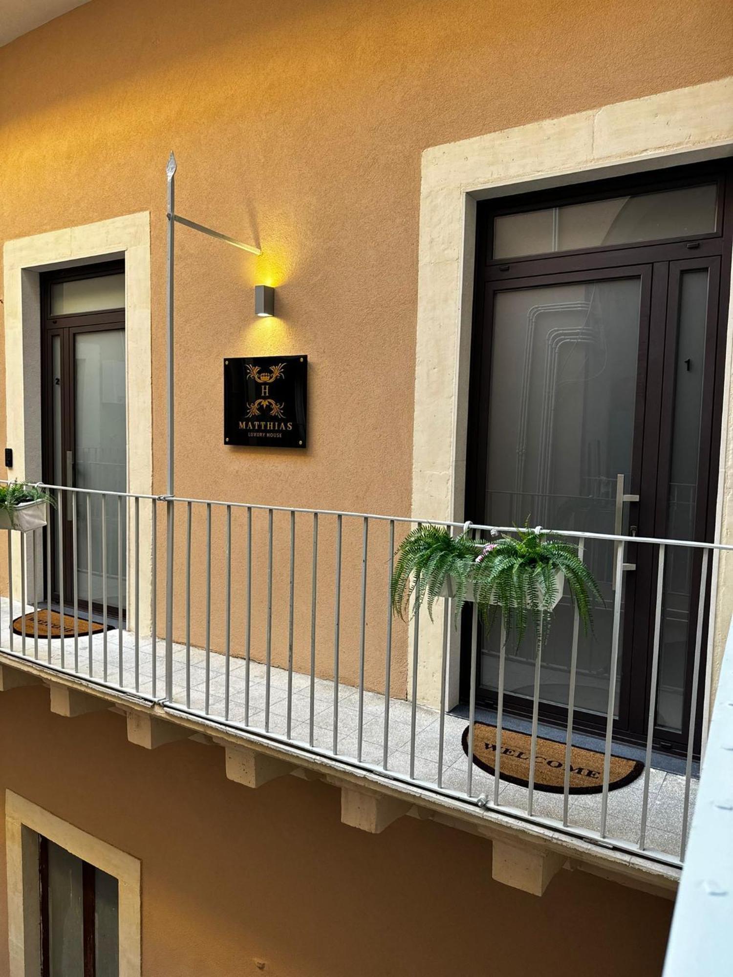 Отель Matthias Luxury House Катания Экстерьер фото